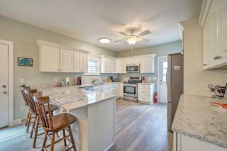 Updated Family Getaway Walk to Sea Haven Beach! - North Topsail Beach - 2