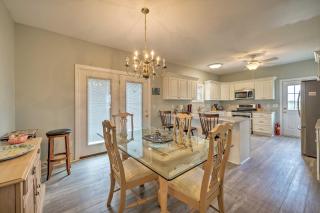 Updated Family Getaway Walk to Sea Haven Beach! - North Topsail Beach - 4