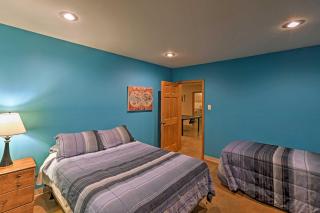 Peaceful Custom Carbondale Home with Pool, Near SIU! - Carbondale - 9
