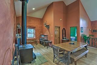 Peaceful Custom Carbondale Home with Pool, Near SIU! - Carbondale - 6