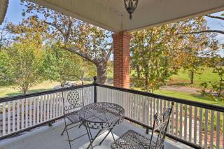 Historic Huntington Home with Pond and Flower Gardens! - Zavalla - 9