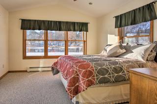 Cozy Riverfront Home with Fire Pit in Houghton Lake! - Houghton Lake - 1