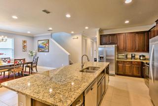 5 Mi to Disney Oasis with Pool and Patio - Orlando - 1