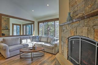 Walk to Ski Shuttle Truckee Condo with Hot Tub - Truckee - 0