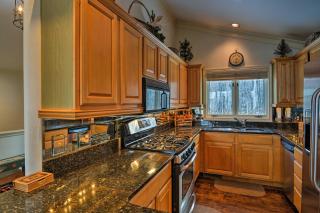 Resort-Style Harbor Springs Home Near Ski Resort! - Harbor Springs - 9