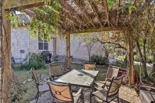 Cozy Texas Retreat with Patio, Grill and Fire Pit! - Mountain Home - 7