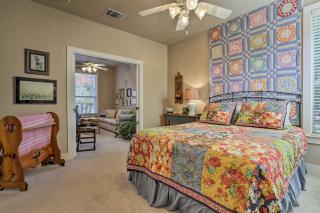 Cozy Texas Retreat with Patio, Grill and Fire Pit! - Mountain Home - 6