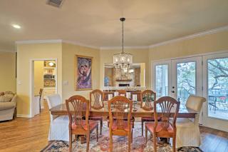 Round Rock Lakefront Home with Water Toys and Fire Pit - Round Rock - 2