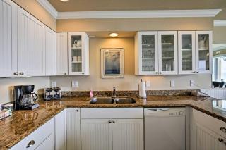 Beachfront Condo with Patio and Views - Walk to Shore! - Lincoln City - 7