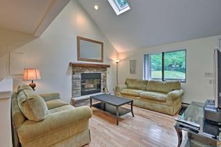 Deck and Fire Pit Pocono Lake Home Near Skiing! - Pocono Lake - 7