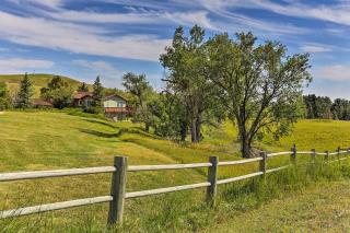 Rapid City Vacation Home with Wraparound Deck! - Rapid City - 0