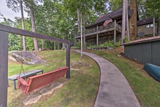 Arcade Cove - Lake Martin Home with Private Dock! - Eclectic - 4