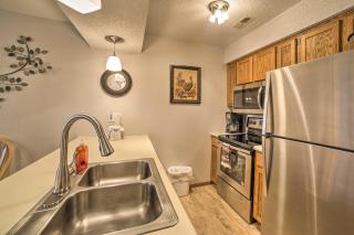 Condo w/ Pool Access, 2 Mi to Silver Dollar City - 3
