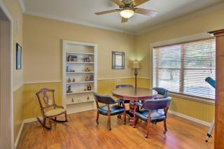 Spacious Stallion Lake Ranch Home with Patio - Van - 2