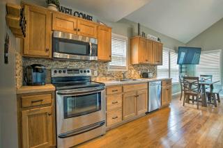 Half Mi to Yacht Club Home by Perry Lake! - Ozawkie - 1