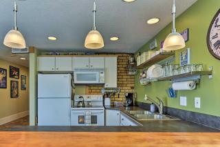 Walkable Downtown Logan Apartment with Rooftop Deck - Logan - 4