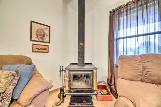 Walk to White River Home with Deck in Flippin! - Gassville - 5