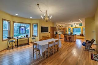 Home on Skykomish River with Fire Pit and Hot Tub - 4