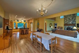 Home on Skykomish River with Fire Pit and Hot Tub - 5