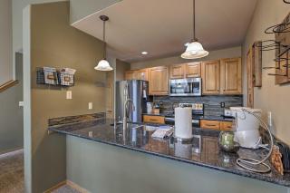 Frisco Condo with Balcony Less Than 1Mi to Main St and Marina! - 2