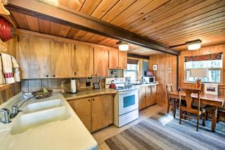 Serene Washington Escape with Deck and Mountain Views! - Packwood - 2