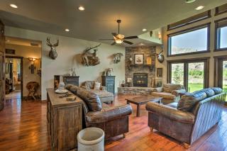 Luxury Waterfront Parachute House with Fire Pit! - Parachute - 8