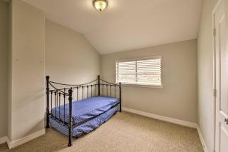 Spacious Houston Home about 16 Mi to NRG Stadium! - 7