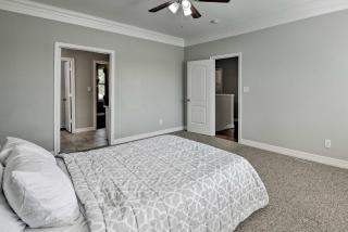 Spacious Houston Home about 16 Mi to NRG Stadium! - 3