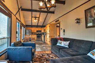 Inviting Beech Mountain Family Retreat with 3 Decks! - Beech Mountain - 2