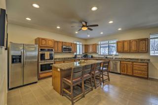 3 Mi to Rainbow Lake Home with Hot Tub and Deck - 3