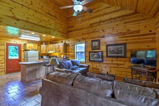 Dream Valley Mountain View Cabin with Covered Porch! - Mountain View - 6
