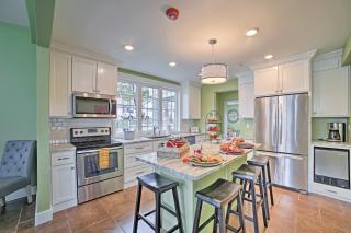 Downtown Branson Home with Pool Near The Landing! - Branson - 5