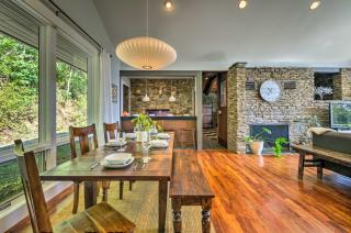 Luxury Lodge on 45 Acres Patio, Deck and Views! - Fairview - 6