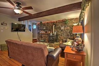 1 Mi to Lake Wallenpaupack Pocono Mountain Home! - Greentown - 7