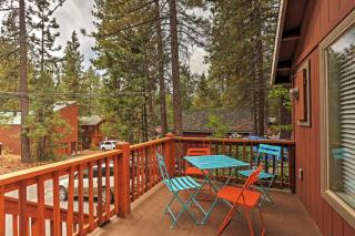 Bright Kings Beach Home with Deck Walk to Lakefront - 9