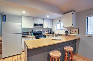 Bright Kings Beach Home with Deck Walk to Lakefront - 2