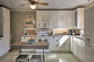 Fredericksburg Cottage w/ Grill - Walk to Main St! - 2