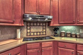 Midway House by Sunbury Channel - Walk to Marina! - Fancy Hall - 7
