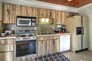 Steps to Beach, Cabana: Indian Shores Cottage - 4