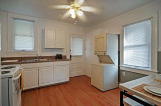 Treasure Island Cottage, Near Boardwalk and Beach! - St Pete Beach - 4