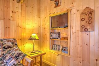 Cabin by the River Visited by Treehouse Masters! - Ferryville - 4