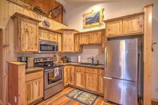 Cabin by the River Visited by Treehouse Masters! - Ferryville - 1
