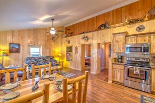 Cabin by the River Visited by Treehouse Masters! - Ferryville - 3
