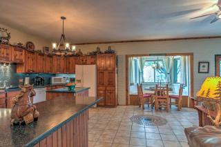 Spacious Alto House on 8 Private Acres with Hot Tub! - Alto - 4