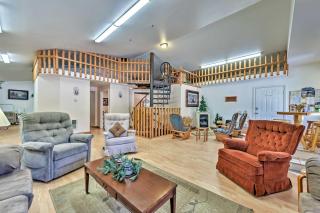 Huge Preston Cabin with Game Room and Mountain Views! - 9