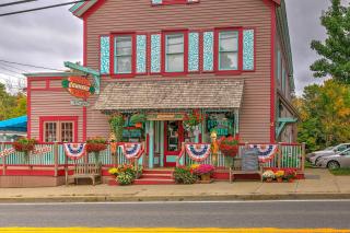 Downtown Tannersville Apt - 3 Mi to Hunter Mtn - 0