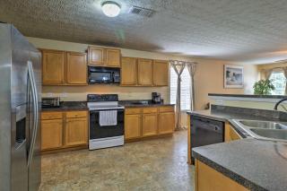 Suburban Atlanta Vacation Home - 20 Mi to Downtown - Atlanta - 4
