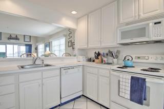 Near Beaches Ocean View Condo with Balcony! - Ocean View - 3