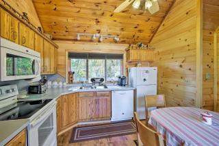 Bolton Landing Cottage with Deck, Walk to Beach! - Bolton Landing - 7