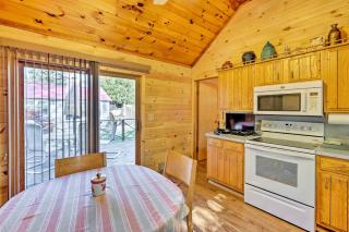 Bolton Landing Cottage with Deck, Walk to Beach! - Bolton Landing - 4